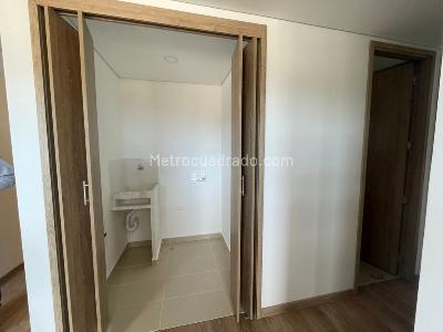 Apartamento de 2 alcobas en venta en Barro Blanco, Rionegro, 83 m² · foto 4 de 16