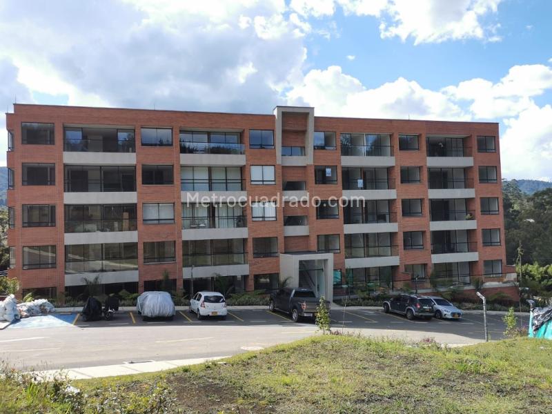 2BR Apartment in Entreverdes (64 m²)