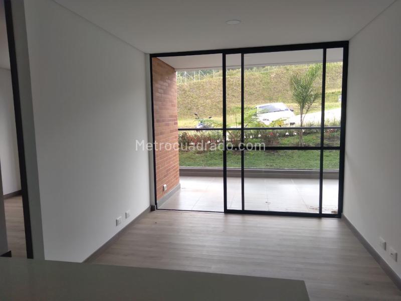 2BR Apartment in Entreverdes (64 m²) - 3