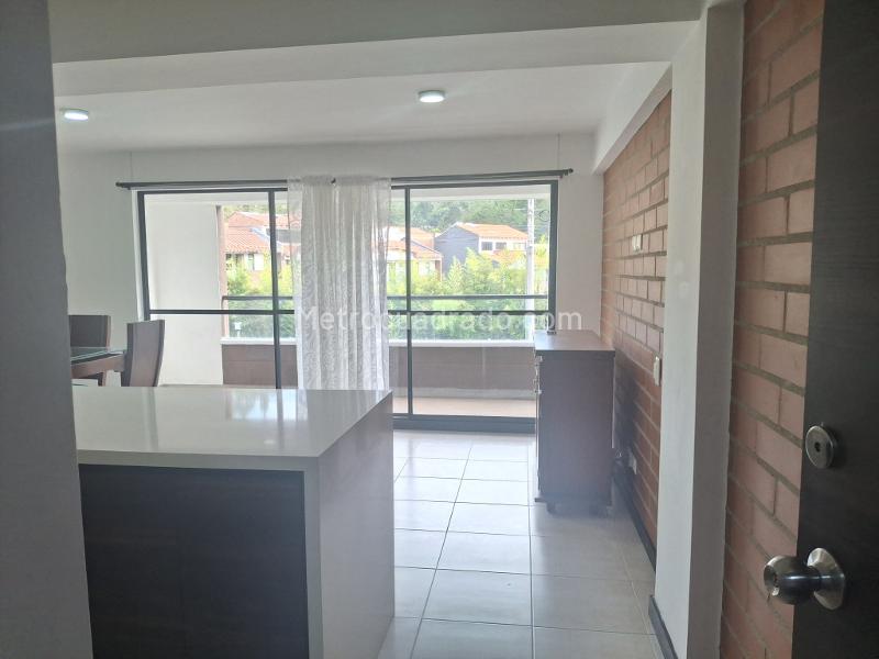 2BR Apartment in Arreboles (78 m²) - 2