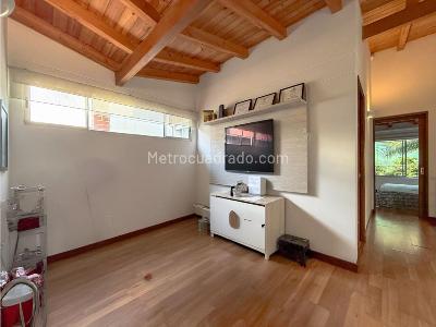 Casa de 3 alcobas en venta en Transversal Intermedia, Envigado, 198 m² · foto 6 de 14