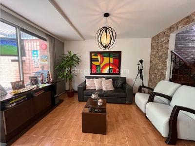 Casa de 3 alcobas en venta en La Abadia, Envigado, 146 m² · foto 5 de 20