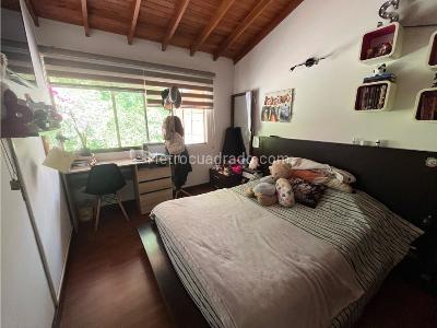 Casa de 3 alcobas en venta en La Abadia, Envigado, 146 m² · foto 8 de 20