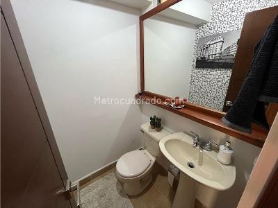Casa de 3 alcobas en venta en La Abadia, Envigado, 146 m² · foto 16 de 20