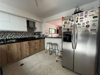 Casa de 3 alcobas en venta en La Abadia, Envigado, 146 m² · foto 19 de 20