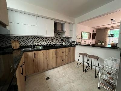Casa de 3 alcobas en venta en La Abadia, Envigado, 146 m² · foto 20 de 20