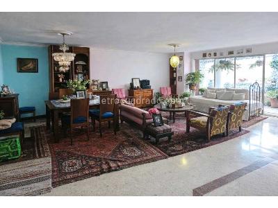 Apartamento de 4 alcobas en venta en Laureles, Medellín, 190 m² · foto 4 de 17