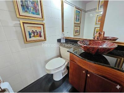 Apartamento de 4 alcobas en venta en Laureles, Medellín, 190 m² · foto 10 de 17