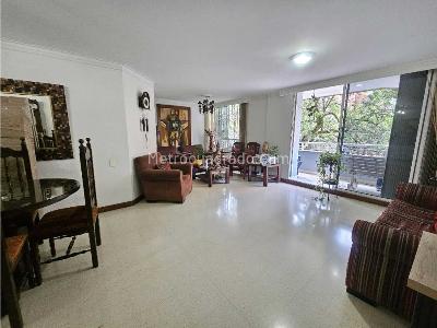 Apartamento de 3 alcobas en venta en Laureles, Medellín, 176 m² · foto 4 de 20