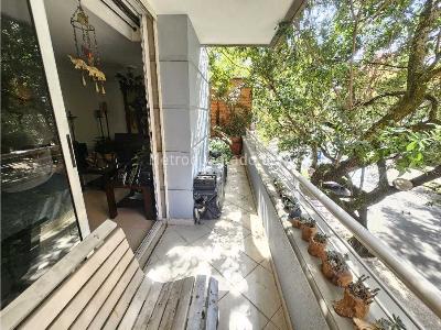 Apartamento de 3 alcobas en venta en Laureles, Medellín, 176 m² · foto 5 de 20