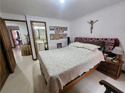Apartamento de 3 alcobas en venta en Laureles, Medellín, 176 m² · foto 11 de 20
