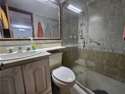 Apartamento de 3 alcobas en venta en Laureles, Medellín, 176 m² · foto 16 de 20