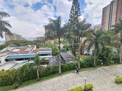 Apartamento de 3 alcobas en venta en Los Balsos, Medellín, 245 m² · foto 15 de 20