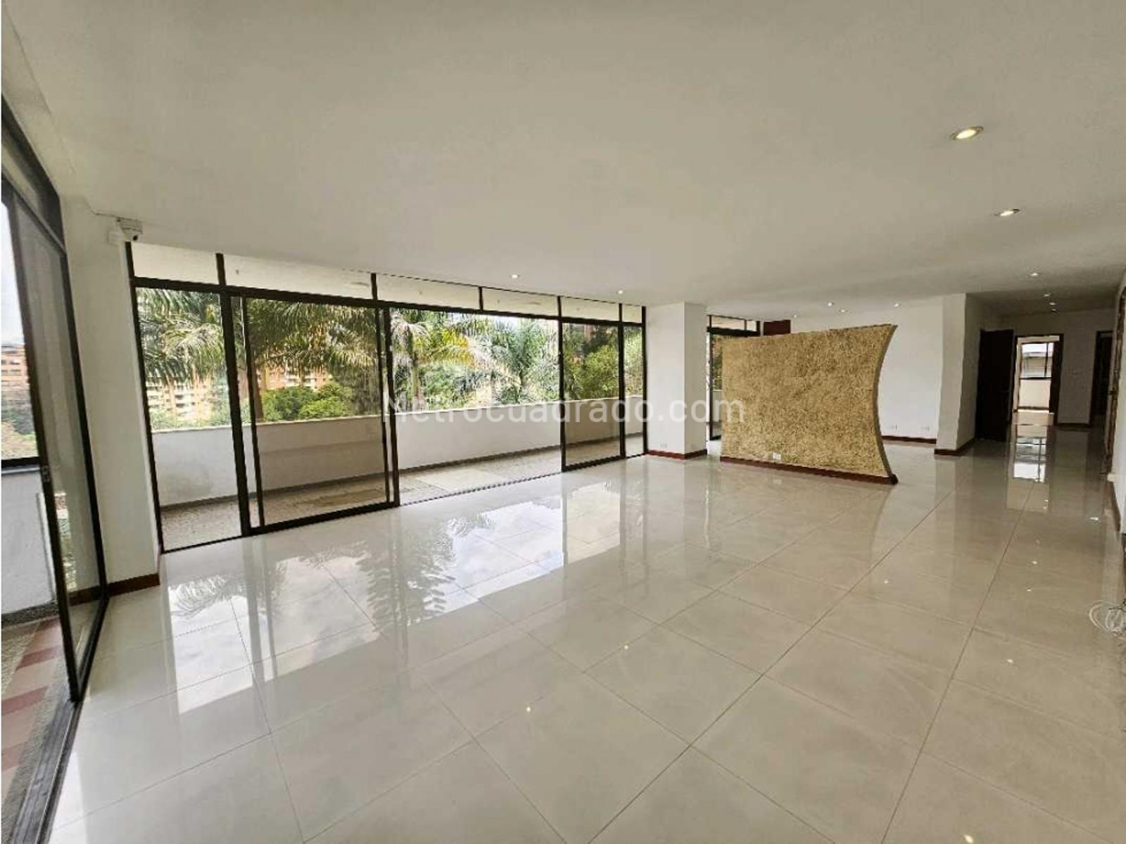 Apartamento de 3 habitaciones en venta en Los Balsos, Medellín — imagen 1 de 20