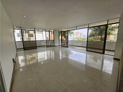 Apartamento de 3 alcobas en venta en Los Balsos, Medellín, 245 m² · foto 2 de 20