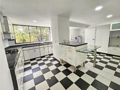Apartamento de 3 alcobas en venta en Los Balsos, Medellín, 245 m² · foto 9 de 20