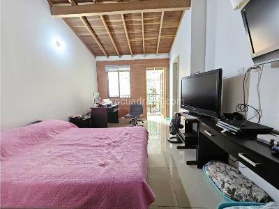 Casa de 4 alcobas en venta en Belen, Medellín, 323 m² · foto 12 de 18