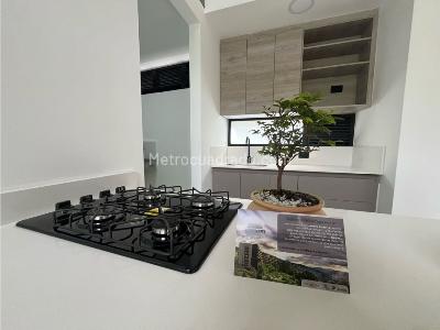 Apartamento de 2 alcobas en venta en El Escobero, Envigado, 113 m² · foto 10 de 18
