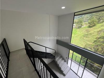 Apartamento de 2 alcobas en venta en El Escobero, Envigado, 113 m² · foto 12 de 18