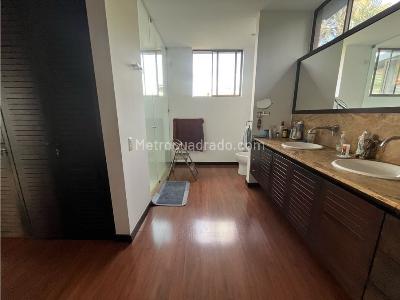 Casa de 4 alcobas en venta en Loma De San Jose, Sabaneta, 570 m² · foto 12 de 20