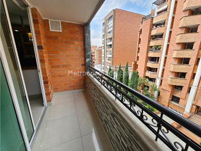 Apartamento de 3 alcobas en venta en Laureles, Medellín, 111 m² · foto 11 de 16