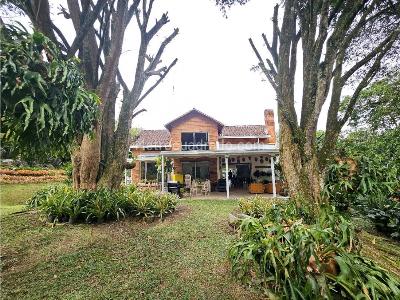 Casa de 5 alcobas en venta en El Escobero, Envigado, 245 m² · foto 13 de 20