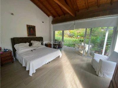 Casa de 5 alcobas en venta en El Escobero, Envigado, 245 m² · foto 18 de 20