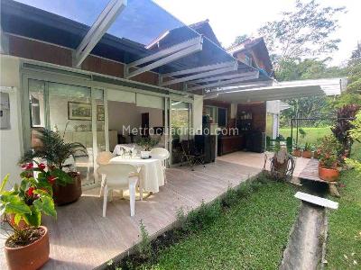 Casa de 5 alcobas en venta en El Escobero, Envigado, 245 m² · foto 19 de 20