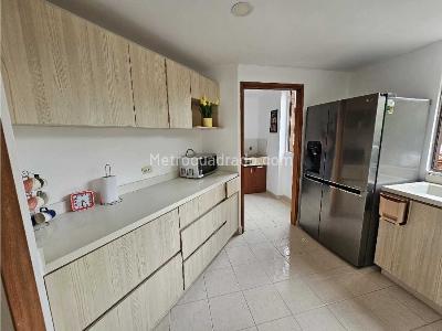 Apartamento en venta en El Portal, Envigado · foto 10 de 20