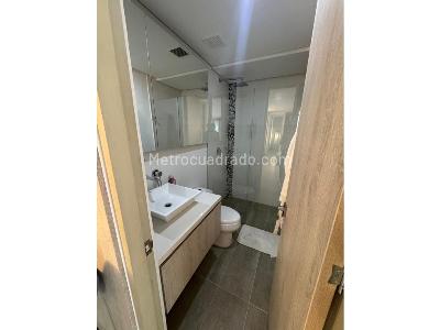 Apartamento de 2 alcobas en venta en Loma De Las Brujas, Envigado, 75 m² · foto 10 de 12
