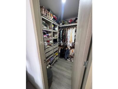 Apartamento de 2 alcobas en venta en Loma De Las Brujas, Envigado, 75 m² · foto 11 de 12