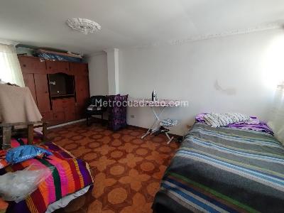 Casa de 5 alcobas en venta en Santa Isabel Sur, Bogotá, 250 m² · foto 14 de 15