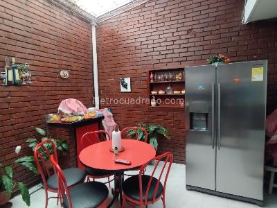 Casa de 5 alcobas en venta en Santa Isabel Sur, Bogotá, 250 m² · foto 2 de 15