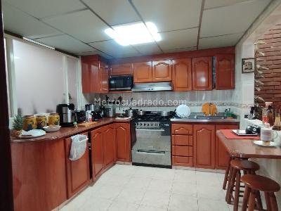 Casa de 5 alcobas en venta en Santa Isabel Sur, Bogotá, 250 m² · foto 3 de 15