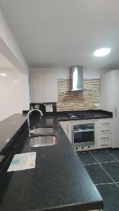 Casa de 4 alcobas en venta en Lagos Del Cacique, Bucaramanga, 210 m² · foto 2 de 17