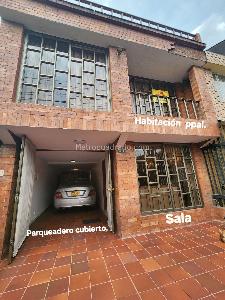 Casa de 4 alcobas en venta en Normandia Ii Sector, Bogotá, 250 m² · foto 2 de 18