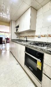 Apartamento de 3 alcobas en venta en Conjunto Residencial Multifamiliar Colon, Bogotá, 81 m² · foto 3 de 16