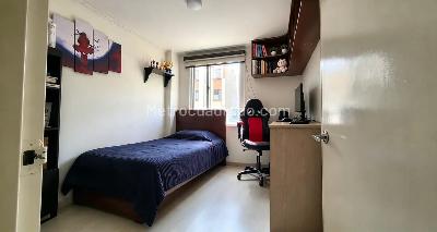 Apartamento de 3 alcobas en venta en Conjunto Residencial Multifamiliar Colon, Bogotá, 81 m² · foto 9 de 16