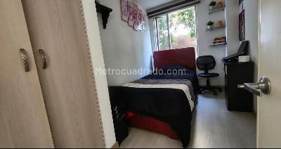 Apartamento de 3 alcobas en venta en Conjunto Residencial Multifamiliar Colon, Bogotá, 81 m² · foto 10 de 16