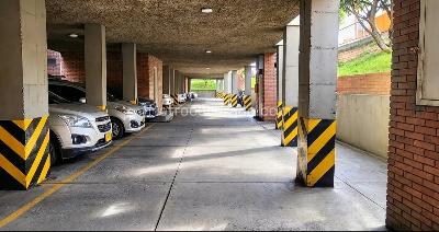 Apartamento de 3 alcobas en venta en Conjunto Residencial Multifamiliar Colon, Bogotá, 81 m² · foto 12 de 16