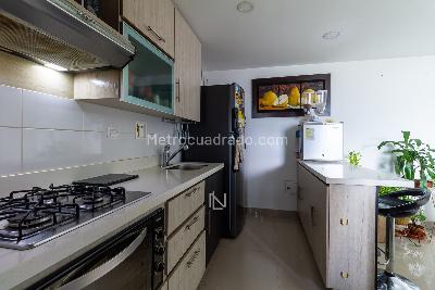 Apartamento de 3 alcobas en venta en Las Lomitas, Sabaneta, 76 m² · foto 6 de 17