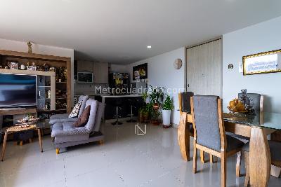 Apartamento de 3 alcobas en venta en Las Lomitas, Sabaneta, 76 m² · foto 2 de 17