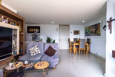 Apartamento de 3 alcobas en venta en Las Lomitas, Sabaneta, 76 m² · foto 3 de 17