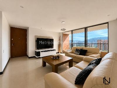 Apartamento de 3 alcobas en venta en Loma De Los Balsos, Medellín, 130 m² · foto 2 de 20