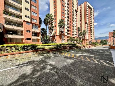 Apartamento de 3 alcobas en venta en Loma De Los Balsos, Medellín, 130 m² · foto 12 de 20