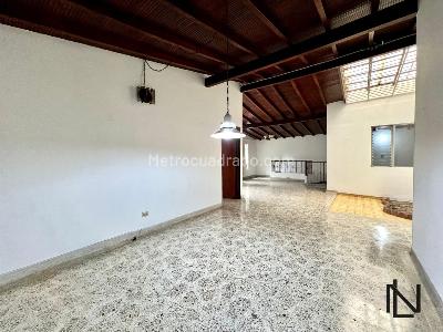 Casa de 5 alcobas en venta en Los Colores, Medellín, 200 m² · foto 10 de 19