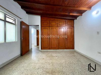 Casa de 5 alcobas en venta en Los Colores, Medellín, 200 m² · foto 12 de 19