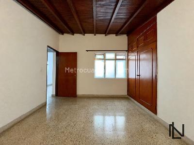 Casa de 5 alcobas en venta en Los Colores, Medellín, 200 m² · foto 14 de 19