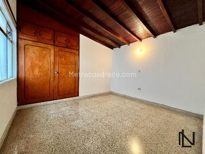 Casa de 5 alcobas en venta en Los Colores, Medellín, 200 m² · foto 16 de 19