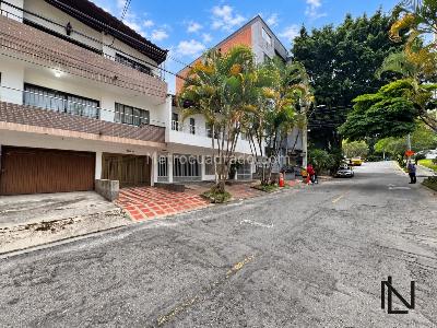Casa de 5 alcobas en venta en Los Colores, Medellín, 200 m² · foto 6 de 19